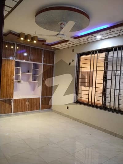 DOUBLE ROAD HOUSE , AVAILABLE FOR COMMERCIAL AND RESIDENTAL PURPOSE.