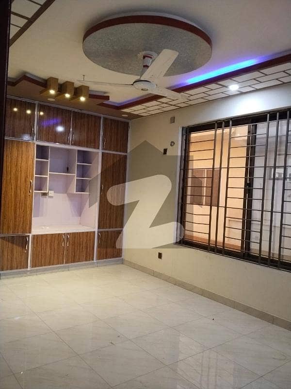 DOUBLE ROAD HOUSE , AVAILABLE FOR COMMERCIAL AND RESIDENTAL PURPOSE.