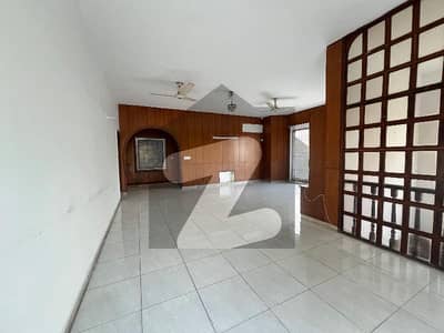 1KANAL UPPER PORTION UN DHA PHASE 1 1KANAL UPPER PORTION UN DHA PHASE 1