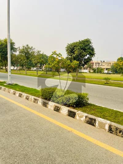 لیک سٹی ۔ سیکٹر ایم ۔ 8 لیک سٹی,رائیونڈ روڈ,لاہور میں 7 مرلہ رہائشی پلاٹ 1.4 کروڑ میں برائے فروخت۔ لیک سٹی ۔ سیکٹر ایم ۔ 8 لیک سٹی,رائیونڈ روڈ,لاہور میں 7 مرلہ رہائشی پلاٹ 1.4 کروڑ میں برائے فروخت۔