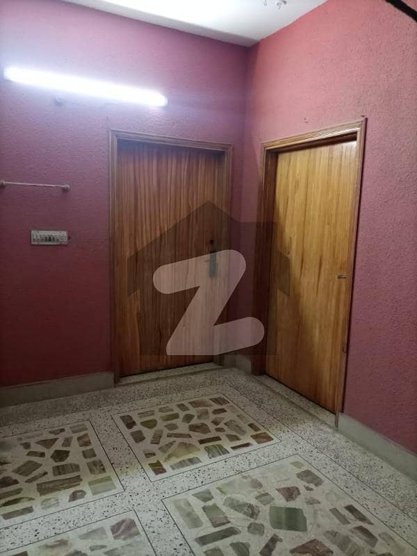 240 Yds First Floor in Gulshan Block-5 240 Yds First Floor in Gulshan Block-5