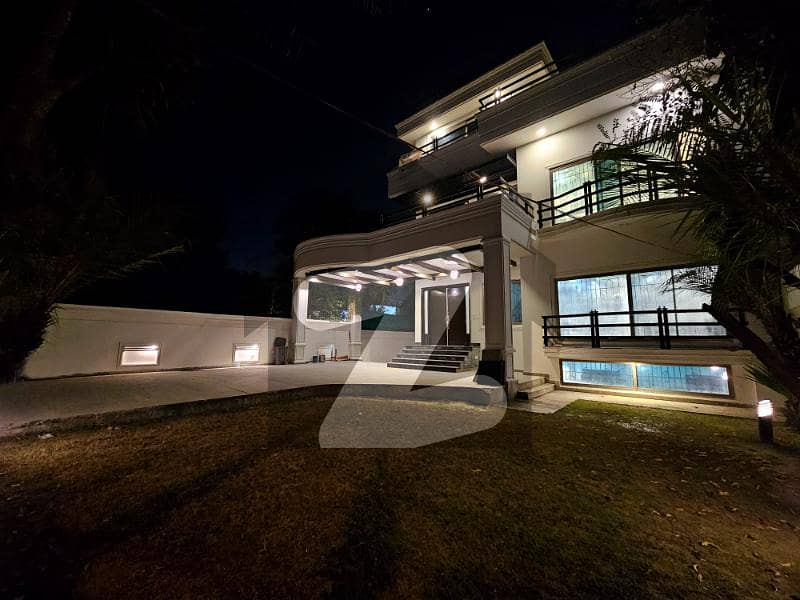 17-Bedroom Luxury Furnished House with Party Hall & Huge Parking 17-Bedroom Luxury Furnished House with Party Hall & Huge Parking