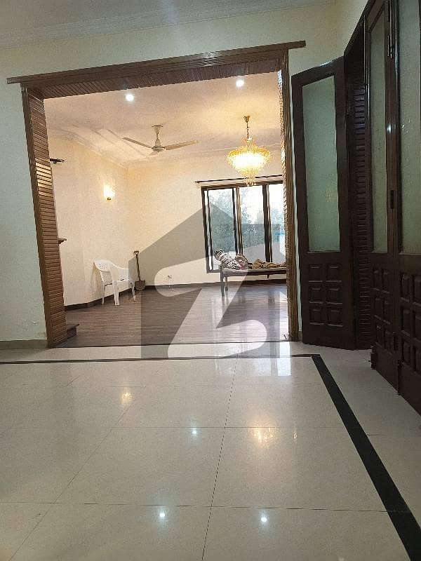 ایف ۔ 11 اسلام آباد میں 8 کمروں کا 1 کنال مکان 7.5 لاکھ میں کرایہ پر دستیاب ہے۔ ایف ۔ 11 اسلام آباد میں 8 کمروں کا 1 کنال مکان 7.5 لاکھ میں کرایہ پر دستیاب ہے۔