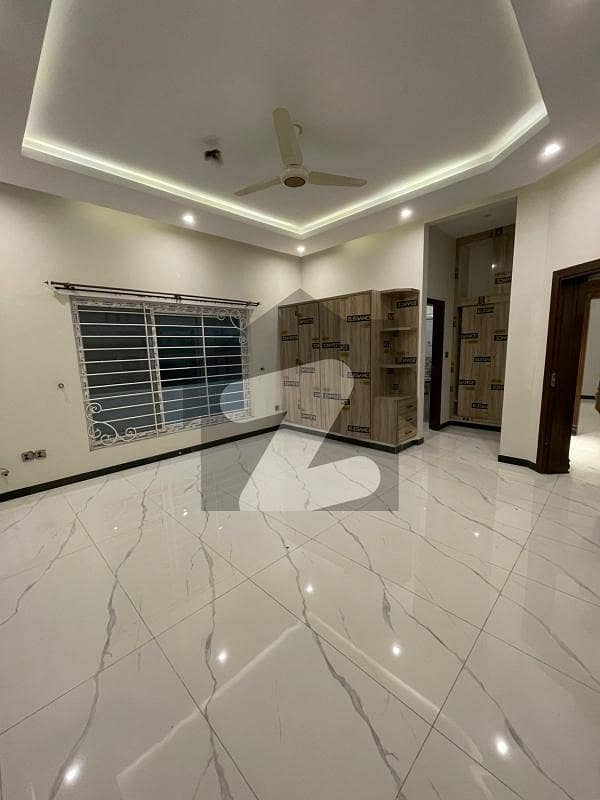 E-11 House For Sale 6 Bed Size 25x60 E-11 House For Sale 6 Bed Size 25x60