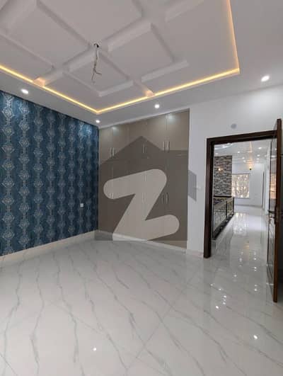 واپڈا سٹی فیصل آباد میں 5 کمروں کا 10 مرلہ مکان 3.3 کروڑ میں برائے فروخت۔ واپڈا سٹی فیصل آباد میں 5 کمروں کا 10 مرلہ مکان 3.3 کروڑ میں برائے فروخت۔