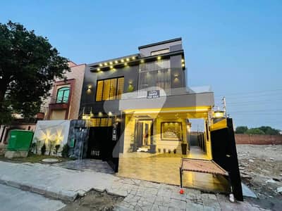 بحریہ ٹاؤن - اوورسیز ایکسٹینشن بحریہ ٹاؤن اوورسیز انکلیو,بحریہ ٹاؤن,لاہور میں 5 کمروں کا 10 مرلہ مکان 3.7 کروڑ میں برائے فروخت۔ بحریہ ٹاؤن - اوورسیز ایکسٹینشن بحریہ ٹاؤن اوورسیز انکلیو,بحریہ ٹاؤن,لاہور میں 5 کمروں کا 10 مرلہ مکان 3.7 کروڑ میں برائے فروخت۔