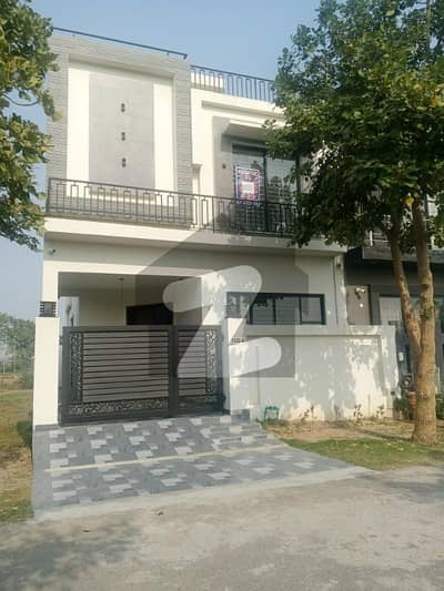 ڈی ایچ اے 9 ٹاؤن ۔ بلاک بی ڈی ایچ اے 9 ٹاؤن,ڈیفنس (ڈی ایچ اے),لاہور میں 3 کمروں کا 5 مرلہ مکان 1.0 لاکھ میں کرایہ پر دستیاب ہے۔ ڈی ایچ اے 9 ٹاؤن ۔ بلاک بی ڈی ایچ اے 9 ٹاؤن,ڈیفنس (ڈی ایچ اے),لاہور میں 3 کمروں کا 5 مرلہ مکان 1.0 لاکھ میں کرایہ پر دستیاب ہے۔