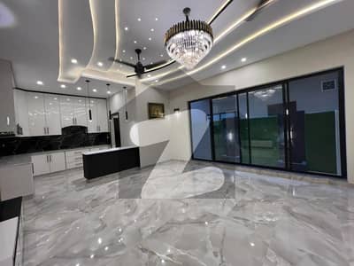 واپڈا سٹی فیصل آباد میں 6 کمروں کا 1 کنال مکان 17.5 کروڑ میں برائے فروخت۔ واپڈا سٹی فیصل آباد میں 6 کمروں کا 1 کنال مکان 17.5 کروڑ میں برائے فروخت۔