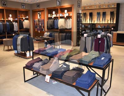 حیات آباد فیز 1 حیات آباد,پشاور میں 1 کمرے کا 1 مرلہ دکان 1.3 کروڑ میں برائے فروخت۔