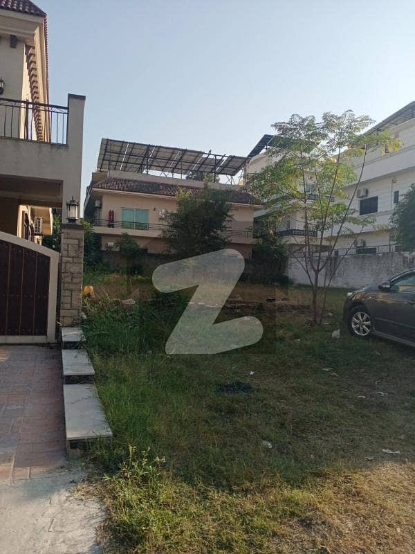 ایف ۔ 10 اسلام آباد میں 1 کنال رہائشی پلاٹ 22.0 کروڑ میں برائے فروخت۔