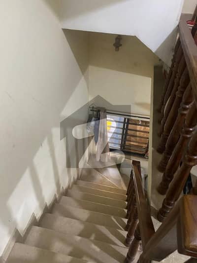 جی ۔ 13/1 جی ۔ 13,اسلام آباد میں 4 کمروں کا 4 مرلہ مکان 3.15 کروڑ میں برائے فروخت۔