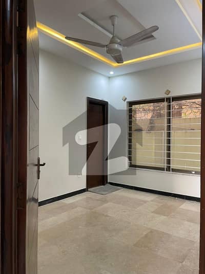 ڈی ۔ 12 اسلام آباد میں 3 کمروں کا 4 مرلہ مکان 1.3 لاکھ میں کرایہ پر دستیاب ہے۔