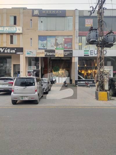 4 MARLA COMMERCIAL BUILDING IS AVAILABLE IN DHA TOP LOCATION FOR COMMERCIAL PURPOSE. (Rental Income 4.50)