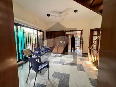 10 MARLA WITH BASEMENT VERY BEAUTIFUL BUNGALOW AVAILABLE FOR RENT 10 MARLA WITH BASEMENT VERY BEAUTIFUL BUNGALOW AVAILABLE FOR RENT