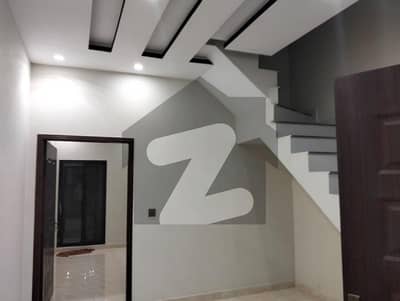 شیراز ٹاؤن - ابوبکر صدیق بلاک شیراز ٹاؤن,لاہور میں 3 کمروں کا 2 مرلہ مکان 45.0 ہزار میں کرایہ پر دستیاب ہے۔