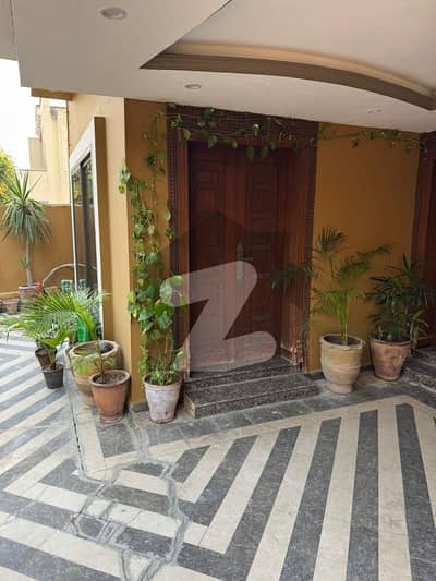 Overseas sector6 10marla ground portion for rent