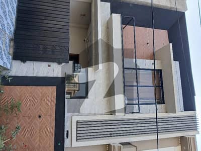 فارمانئیٹس ہاؤسنگ سکیم ۔ بلاک جے فارمانئیٹس ہاؤسنگ سکیم,لاہور میں 3 کمروں کا 3 مرلہ مکان 1.25 کروڑ میں برائے فروخت۔