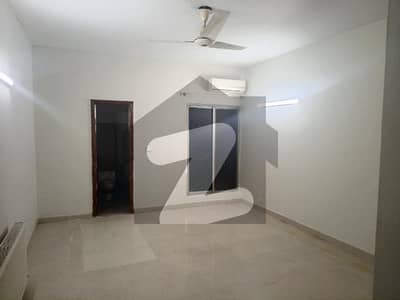 4 Bed Unfurnished Apartment F-11 Markaz  4 Bed room, drawing room, kitchen, store room, servant room, under ground car parking, tile flooring, electric & gas meter separate,