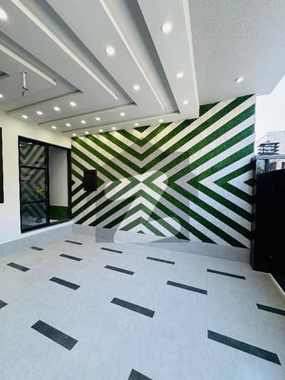 کینال روڈ فیصل آباد میں 3 کمروں کا 5 مرلہ مکان 2.55 کروڑ میں برائے فروخت۔ کینال روڈ فیصل آباد میں 3 کمروں کا 5 مرلہ مکان 2.55 کروڑ میں برائے فروخت۔