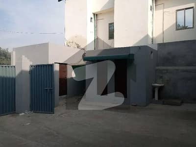 ملتان روڈ لاہور میں 7 کمروں کا 4 کنال فیکٹری 13.5 کروڑ میں برائے فروخت۔