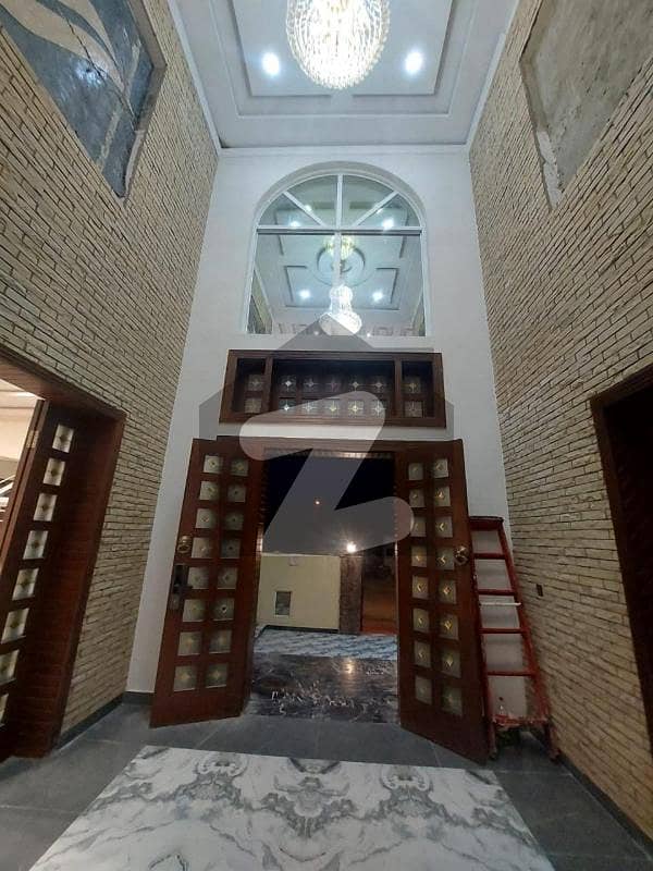 جی ۔ 15 اسلام آباد میں 10 کمروں کا 2 کنال مکان 5.0 لاکھ میں کرایہ پر دستیاب ہے۔