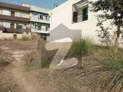 10 Marla Level Plot In Street 16a For Urgent Sale