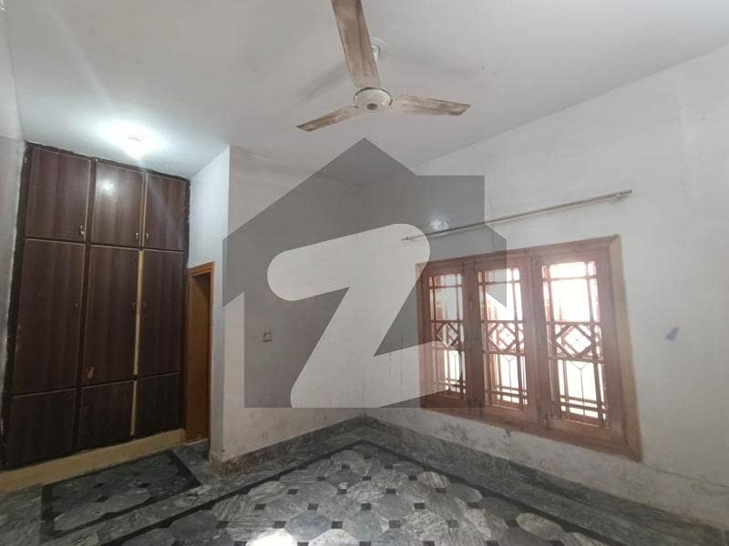 جاوید شاہد روڈ ایبٹ آباد میں 3 کمروں کا 10 مرلہ زیریں پورشن 33.0 ہزار میں کرایہ پر دستیاب ہے۔ جاوید شاہد روڈ ایبٹ آباد میں 3 کمروں کا 10 مرلہ زیریں پورشن 33.0 ہزار میں کرایہ پر دستیاب ہے۔