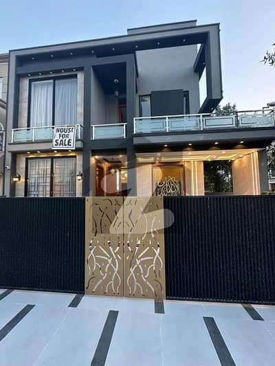 بحریہ ٹاؤن سیکٹر سی بحریہ ٹاؤن,لاہور میں 5 کمروں کا 10 مرلہ مکان 4.5 کروڑ میں برائے فروخت۔ بحریہ ٹاؤن سیکٹر سی بحریہ ٹاؤن,لاہور میں 5 کمروں کا 10 مرلہ مکان 4.5 کروڑ میں برائے فروخت۔