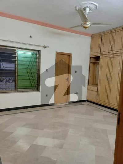 3 BED Neat and Clean Prime Location UPPER PORTION  WITH ALL FACILITIES near MAIN MARKAZ PWD
