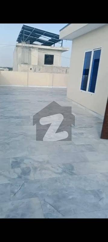 یونیورسٹی ٹاؤن اسلام آباد میں 4 کمروں کا 5 مرلہ مکان 1.8 کروڑ میں برائے فروخت۔