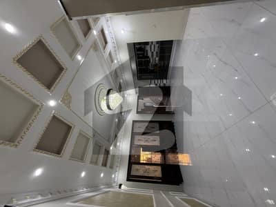 مرغزار آفیسرز کالونی لاہور میں 5 کمروں کا 10 مرلہ مکان 4.65 کروڑ میں برائے فروخت۔ مرغزار آفیسرز کالونی لاہور میں 5 کمروں کا 10 مرلہ مکان 4.65 کروڑ میں برائے فروخت۔