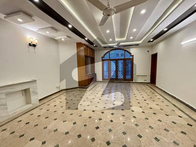 Separate Gate Upper Portion For Rent In F-7 On Prime Location Separate Gate Upper Portion For Rent In F-7 On Prime Location