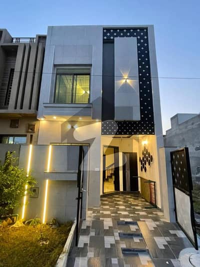 الکبیر فیز 2 - بلاک سی الکبیر ٹاؤن - فیز 2,الکبیر ٹاؤن,رائیونڈ روڈ,لاہور میں 3 کمروں کا 3 مرلہ مکان 1.12 کروڑ میں برائے فروخت۔ الکبیر فیز 2 - بلاک سی الکبیر ٹاؤن - فیز 2,الکبیر ٹاؤن,رائیونڈ روڈ,لاہور میں 3 کمروں کا 3 مرلہ مکان 1.12 کروڑ میں برائے فروخت۔