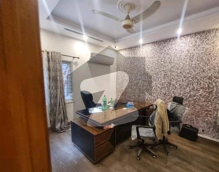 گلبرگ لاہور میں 6 کمروں کا 1 کنال مکان 6.35 لاکھ میں کرایہ پر دستیاب ہے۔