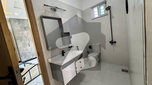 بحریہ ٹاؤن فیز 8 ۔ عمر بلاک بحریہ ٹاؤن فیز 8 ۔ سفاری ویلی,بحریہ ٹاؤن فیز 8,بحریہ ٹاؤن راولپنڈی,راولپنڈی میں 5 کمروں کا 7 مرلہ مکان 2.9 کروڑ میں برائے فروخت۔ بحریہ ٹاؤن فیز 8 ۔ عمر بلاک بحریہ ٹاؤن فیز 8 ۔ سفاری ویلی,بحریہ ٹاؤن فیز 8,بحریہ ٹاؤن راولپنڈی,راولپنڈی میں 5 کمروں کا 7 مرلہ مکان 2.9 کروڑ میں برائے فروخت۔