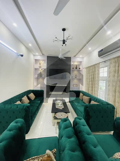 ایڈن آچرڈ فیصل آباد میں 3 کمروں کا 11 مرلہ مکان 4.75 کروڑ میں برائے فروخت۔