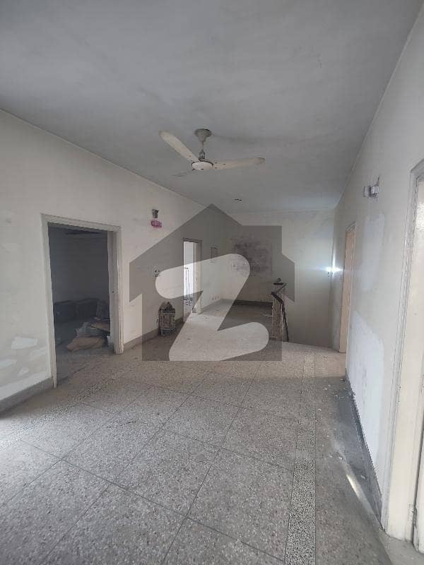 G-10/4 40*80 Upper Portion Available For Rent Ideal Location Haring Possible G-10/4 40*80 Upper Portion Available For Rent Ideal Location Haring Possible