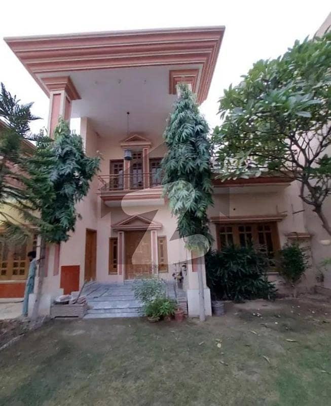 خیابانِ گارڈنز فیصل آباد میں 3 کمروں کا 1 کنال مکان 1.25 لاکھ میں کرایہ پر دستیاب ہے۔