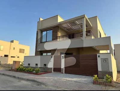 272sq yd Ready to Move Villa in Precinct-1 0.5km from main entrance. A-One Construction Standard 5Bed Drawing Dining Lounge