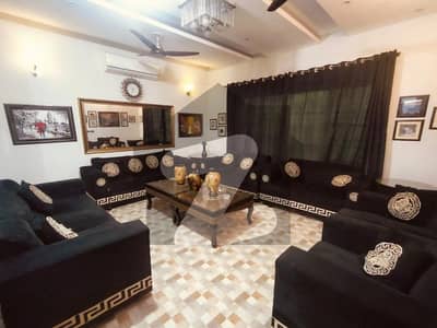 2 kanal fully furnished house for rent