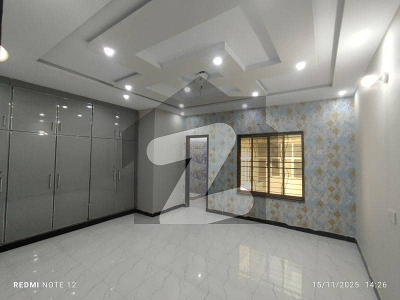 سمن آباد لاہور میں 5 کمروں کا 5 مرلہ مکان 2.68 کروڑ میں برائے فروخت۔ سمن آباد لاہور میں 5 کمروں کا 5 مرلہ مکان 2.68 کروڑ میں برائے فروخت۔