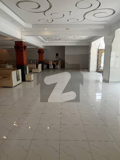 ایم ایم عالم روڈ گلبرگ,لاہور میں 8 مرلہ دکان 14.0 لاکھ میں کرایہ پر دستیاب ہے۔