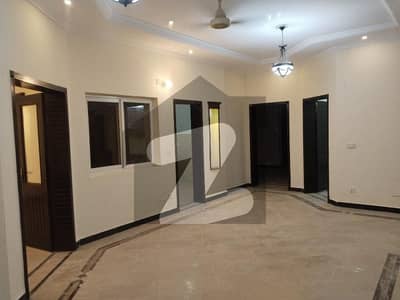 E 11 10 Marla Full House Lawn 7 Bed 2 Kitchen Drawing Tv Lounge Kitchen All Facilities Available Ideal Location