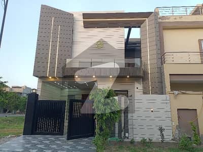 ایڈن آچرڈ فیصل آباد میں 3 کمروں کا 5 مرلہ مکان 2.35 کروڑ میں برائے فروخت۔ ایڈن آچرڈ فیصل آباد میں 3 کمروں کا 5 مرلہ مکان 2.35 کروڑ میں برائے فروخت۔