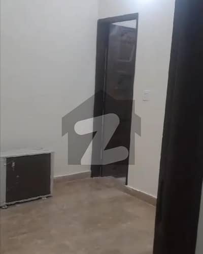 بسطامی روڈ سمن آباد,لاہور میں 2 کمروں کا 3 مرلہ فلیٹ 60.0 لاکھ میں برائے فروخت۔