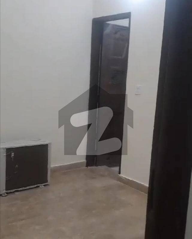 بسطامی روڈ سمن آباد,لاہور میں 2 کمروں کا 3 مرلہ فلیٹ 60.0 لاکھ میں برائے فروخت۔