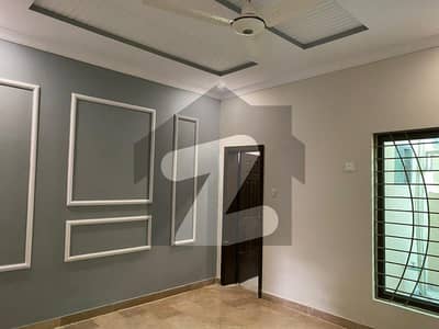 سوان گارڈن اسلام آباد میں 2 کمروں کا 6 مرلہ مکان 1.8 کروڑ میں برائے فروخت۔