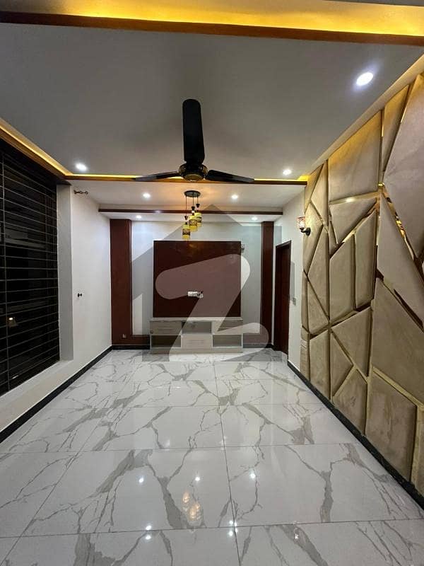 لیک سٹی میڈوز لاہور میں 3 کمروں کا 5 مرلہ مکان 1.97 کروڑ میں برائے فروخت۔