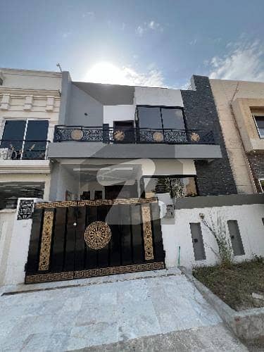 سٹی ہاؤسنگ سکیم جہلم میں 4 کمروں کا 5 مرلہ مکان 1.36 کروڑ میں برائے فروخت۔