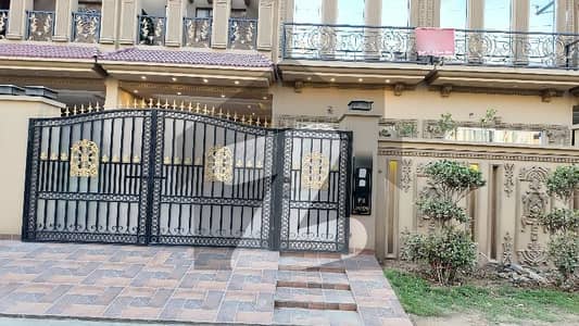 Prime Location House Of 10 Marla In Johar Town Phase 1 - Block F2 For Sale